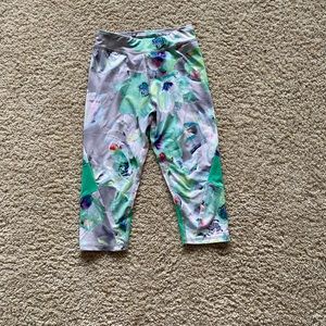 Adidas girls M 10/12 capris